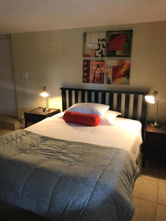 Golf And Garden Guesthouse Somerset West Esterno foto