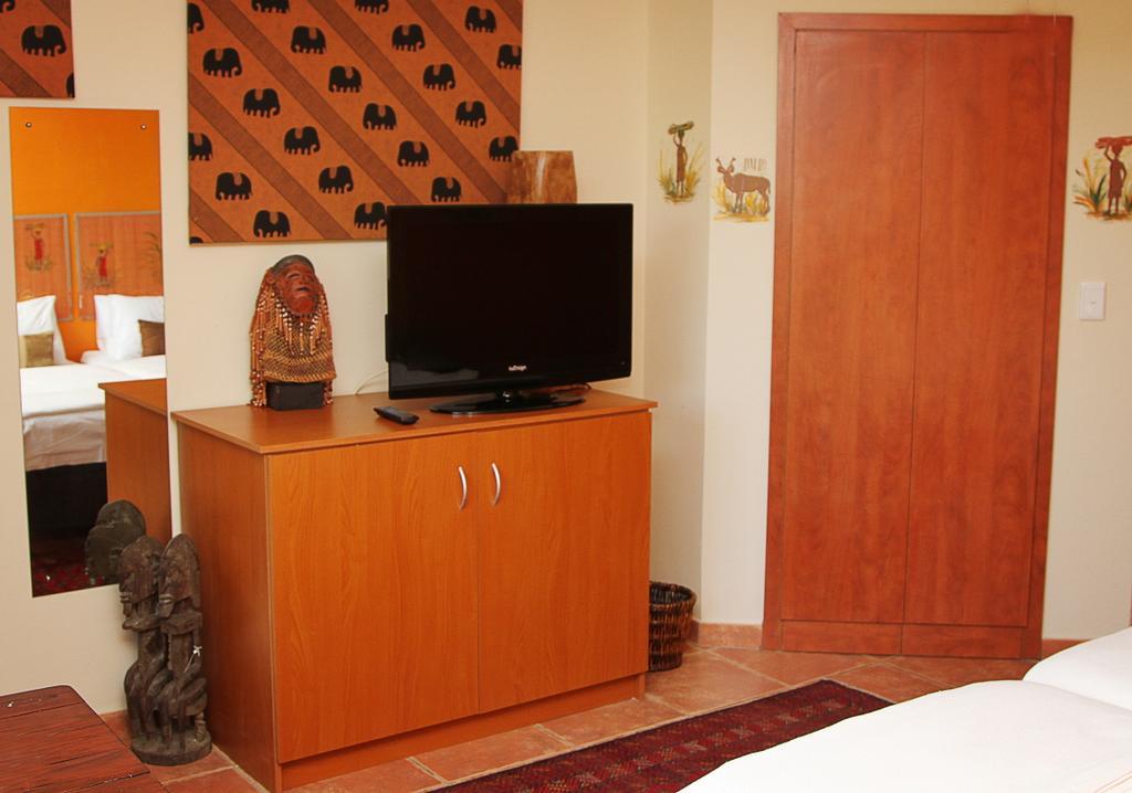 Golf And Garden Guesthouse Somerset West Esterno foto