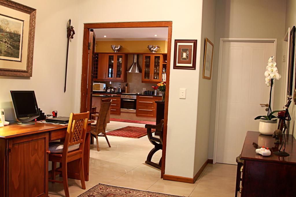 Golf And Garden Guesthouse Somerset West Esterno foto